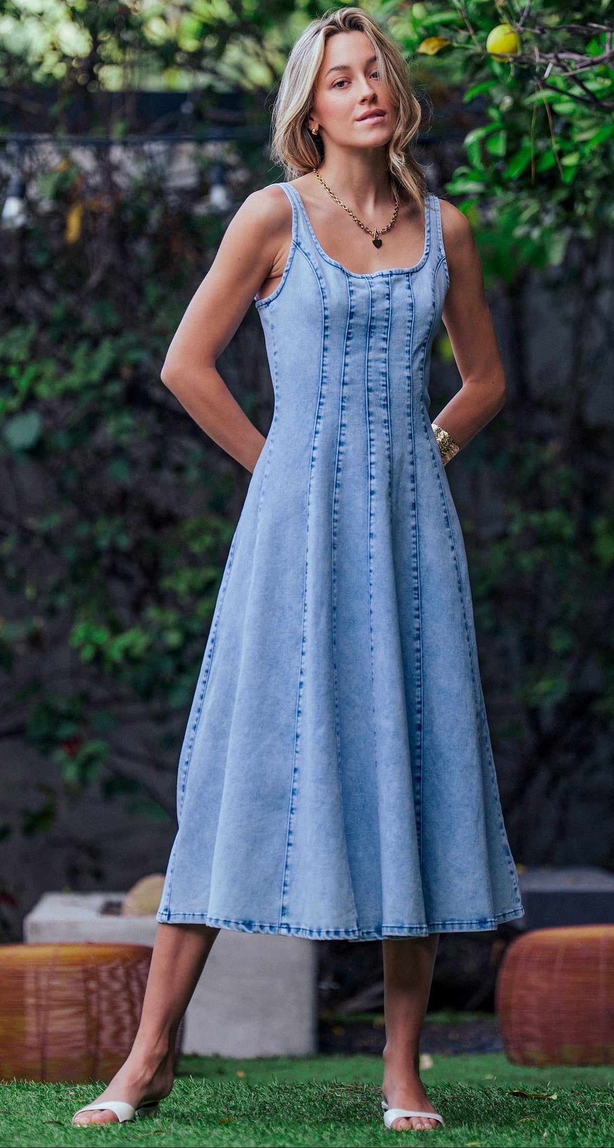 Timeless Denim Midi Drss
